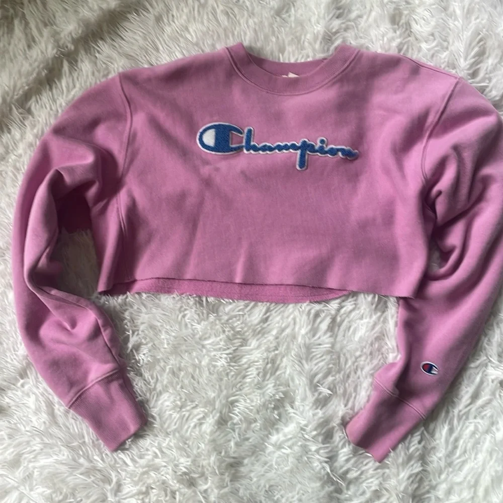 4/$10 Bundle Sale: EUC Champion Pink Crop Top Sweater - Picture 1 of 4